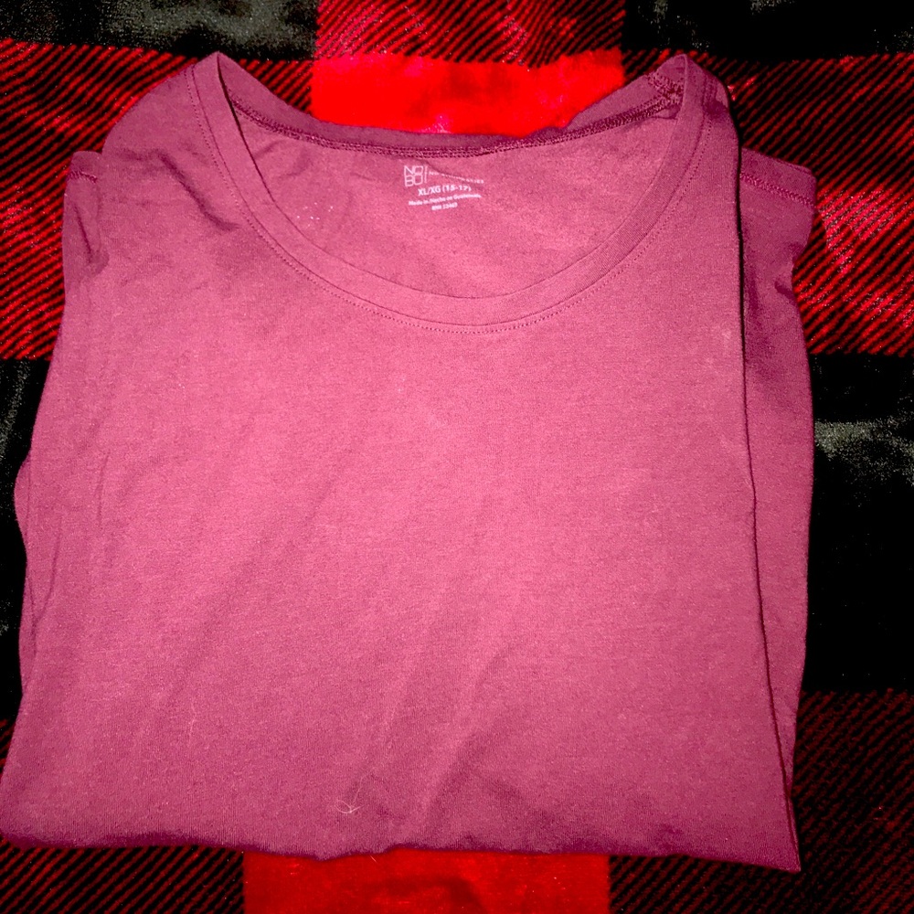 this is a regular v-neck t-shirt